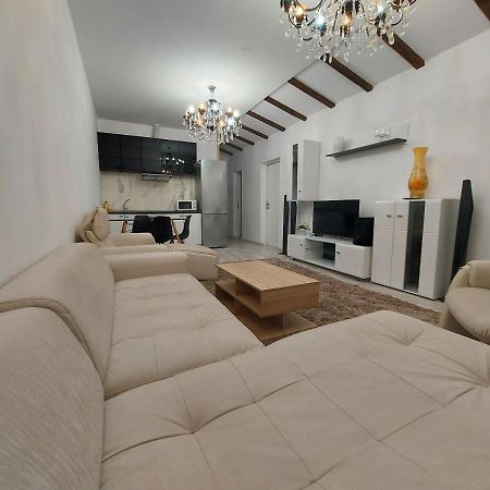 Jolie Art Apartment Braila Exterior photo