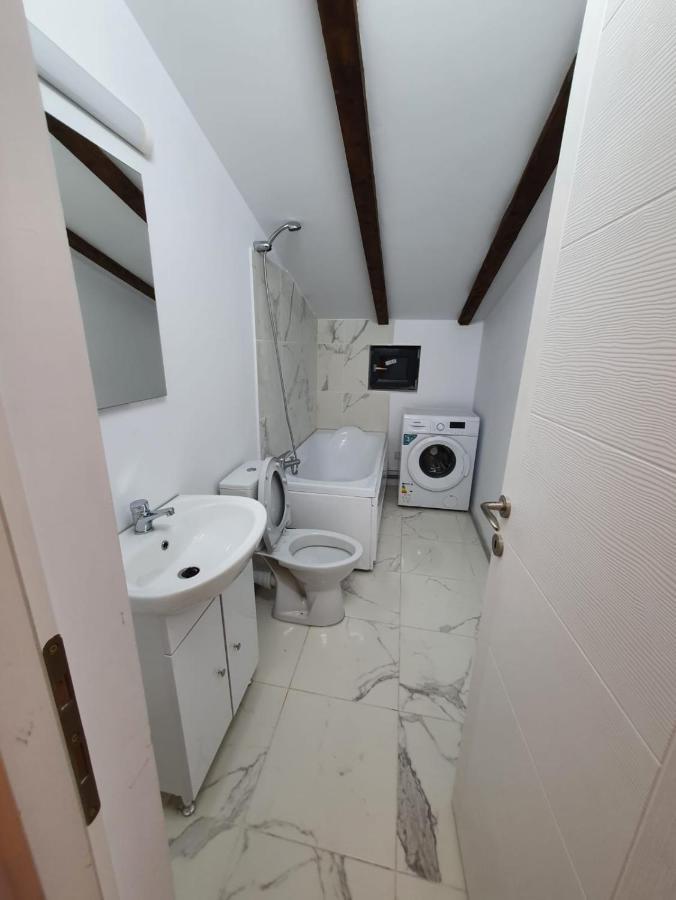 Jolie Art Apartment Braila Exterior photo