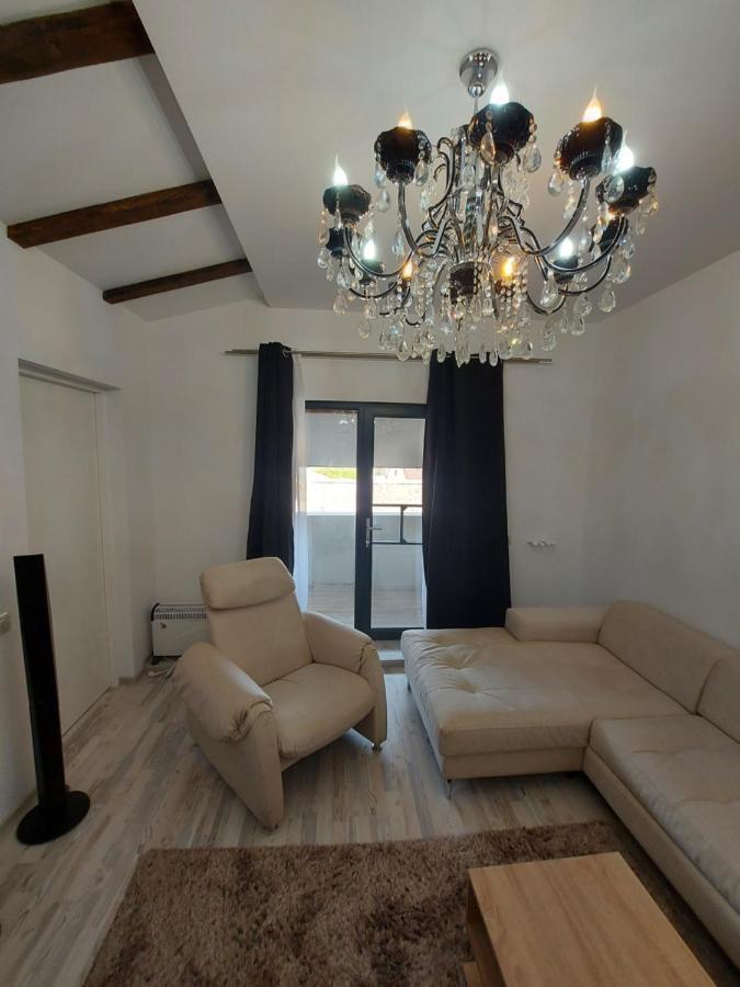 Jolie Art Apartment Braila Exterior photo