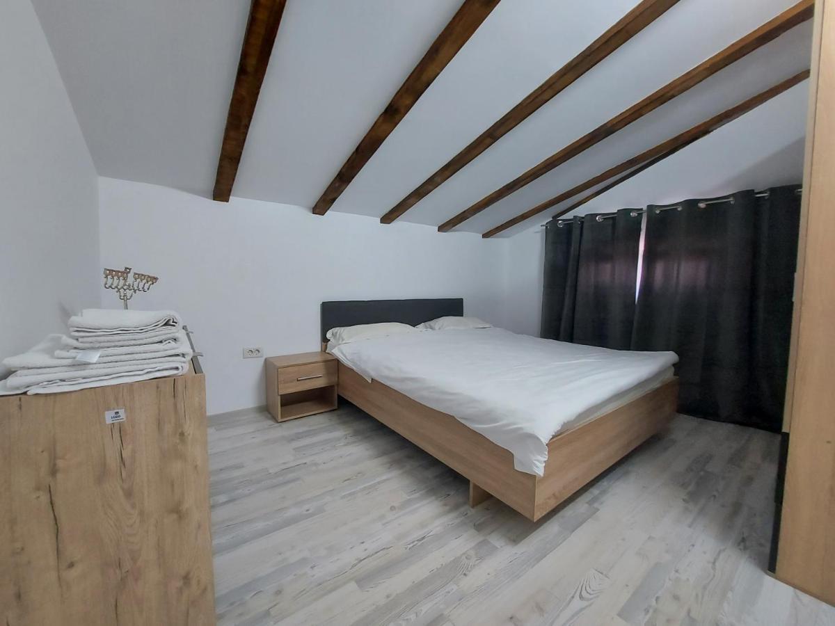 Jolie Art Apartment Braila Exterior photo