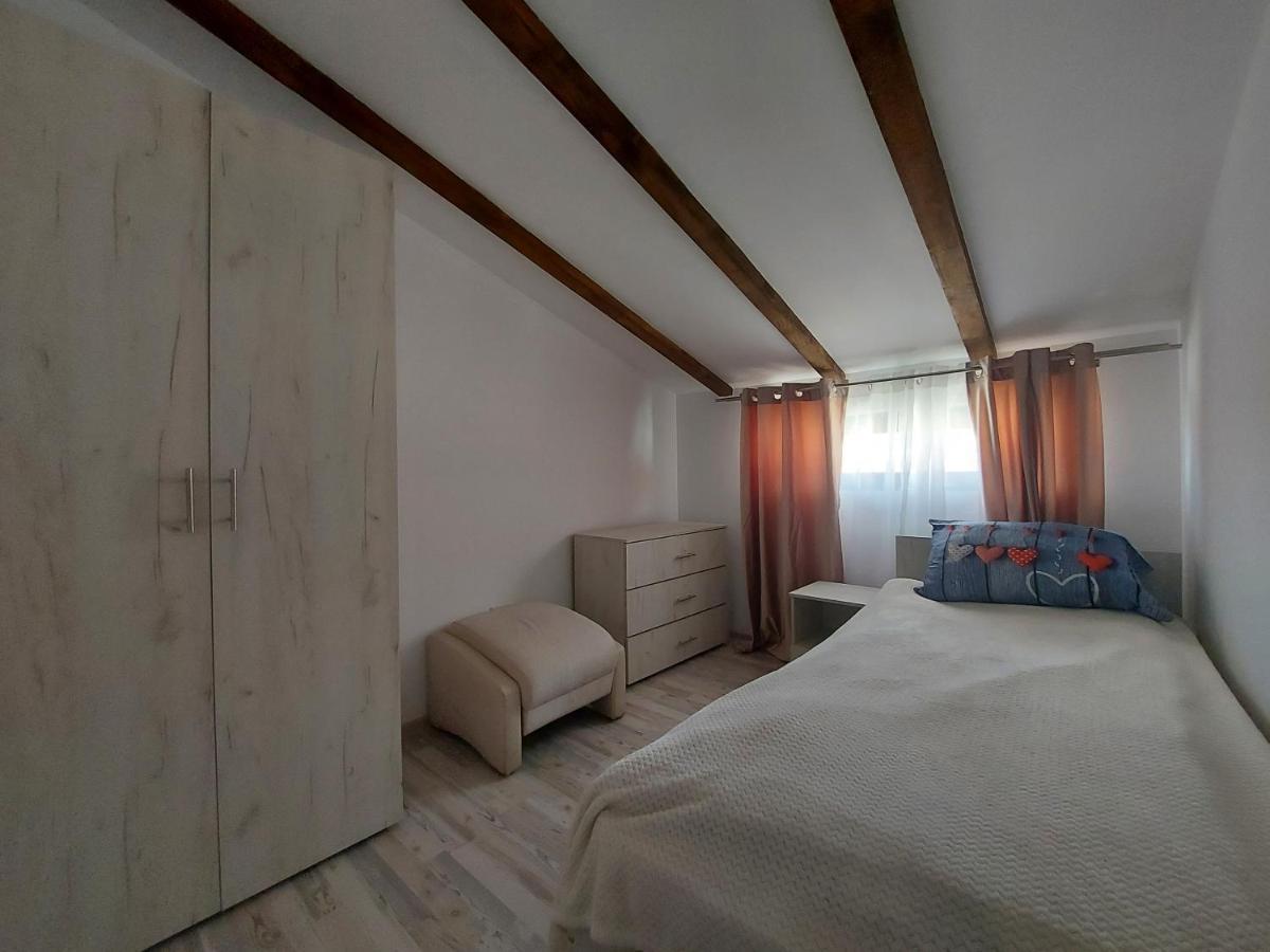 Jolie Art Apartment Braila Exterior photo