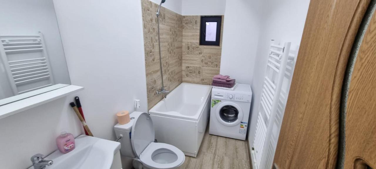 Jolie Art Apartment Braila Exterior photo