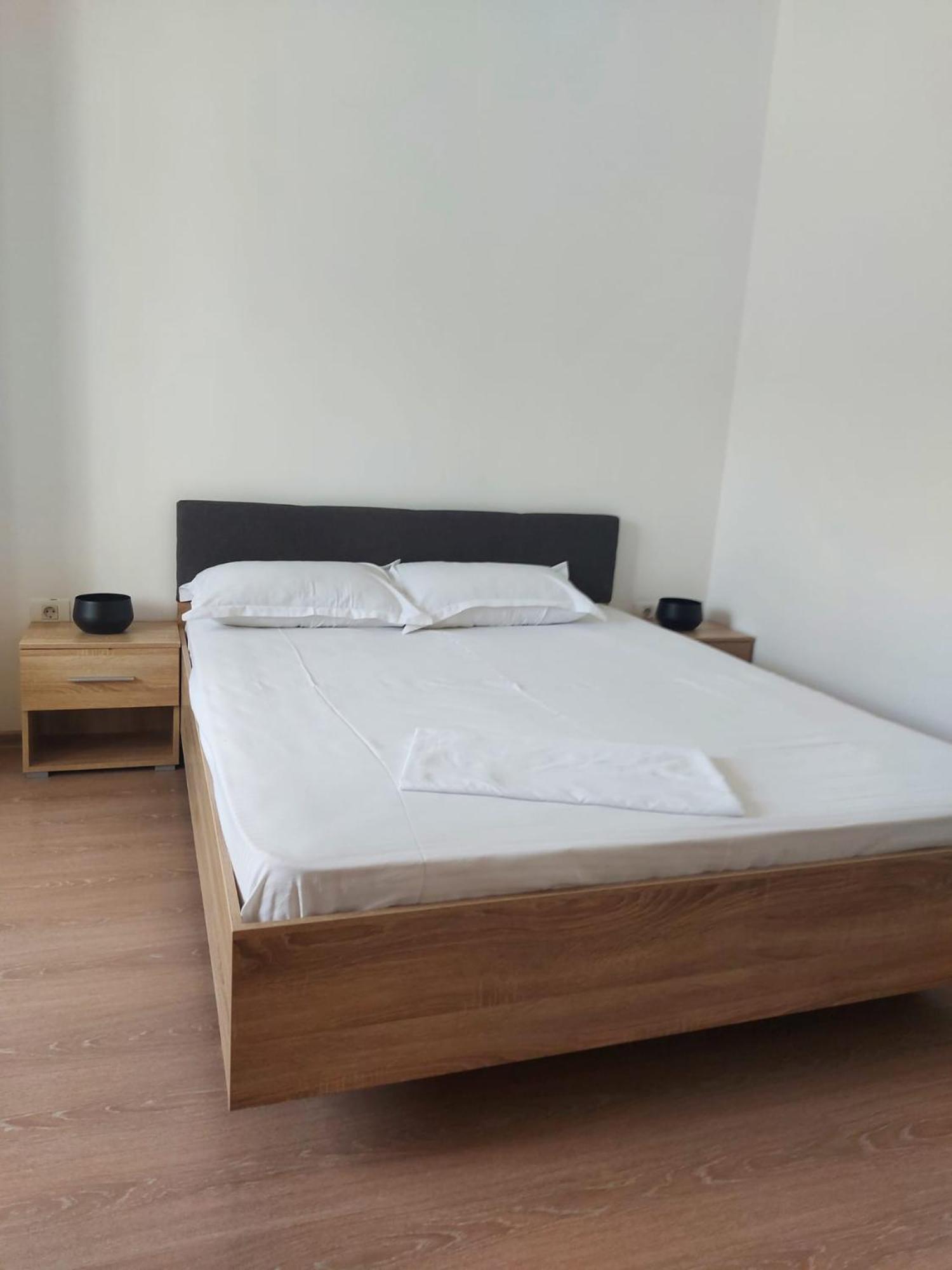 Jolie Art Apartment Braila Exterior photo