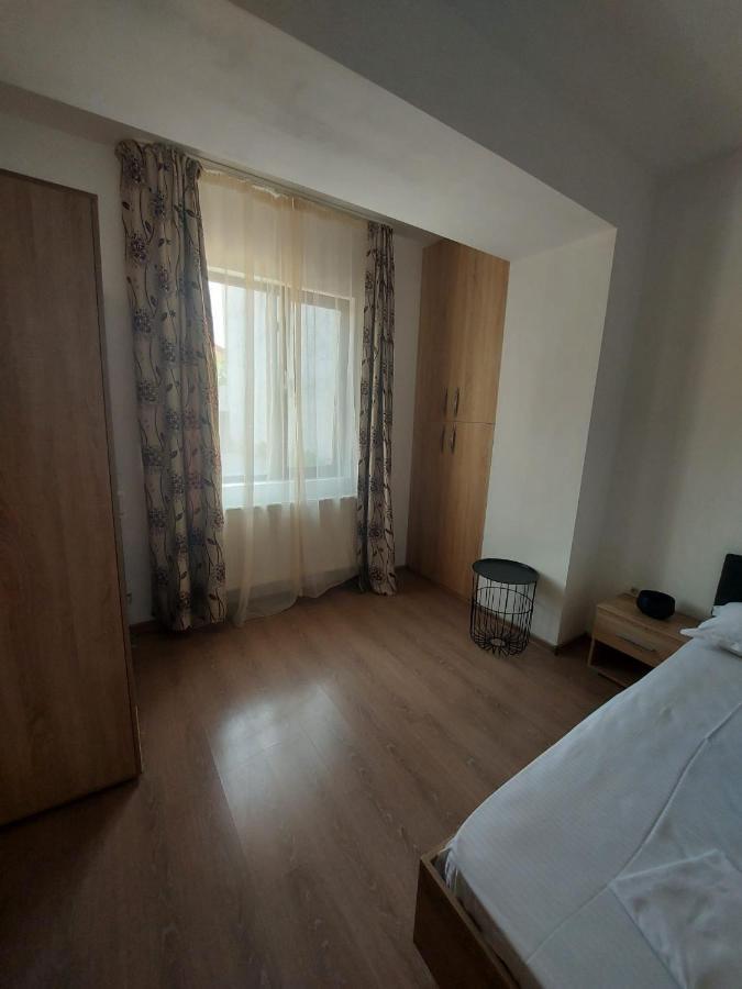 Jolie Art Apartment Braila Exterior photo