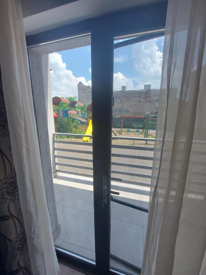 Jolie Art Apartment Braila Exterior photo