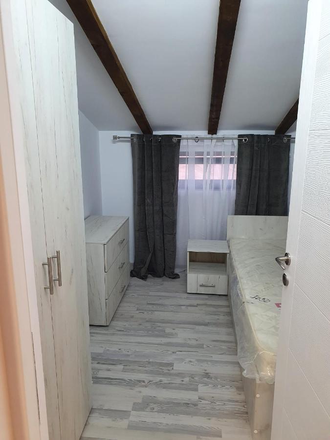 Jolie Art Apartment Braila Exterior photo